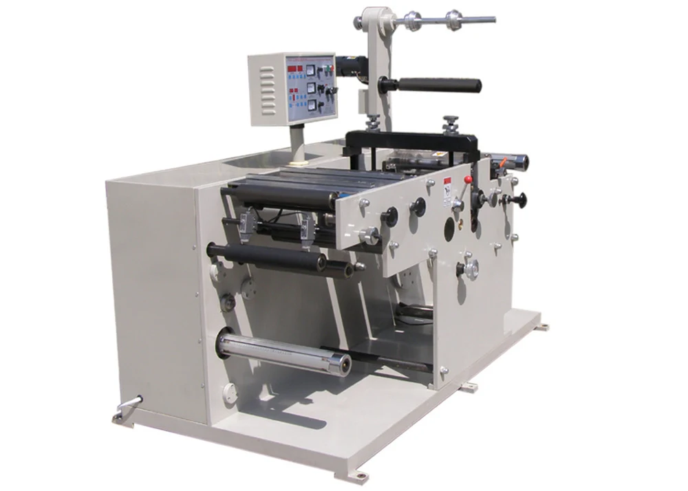 Máquina de corte e vinco de etiqueta em branco